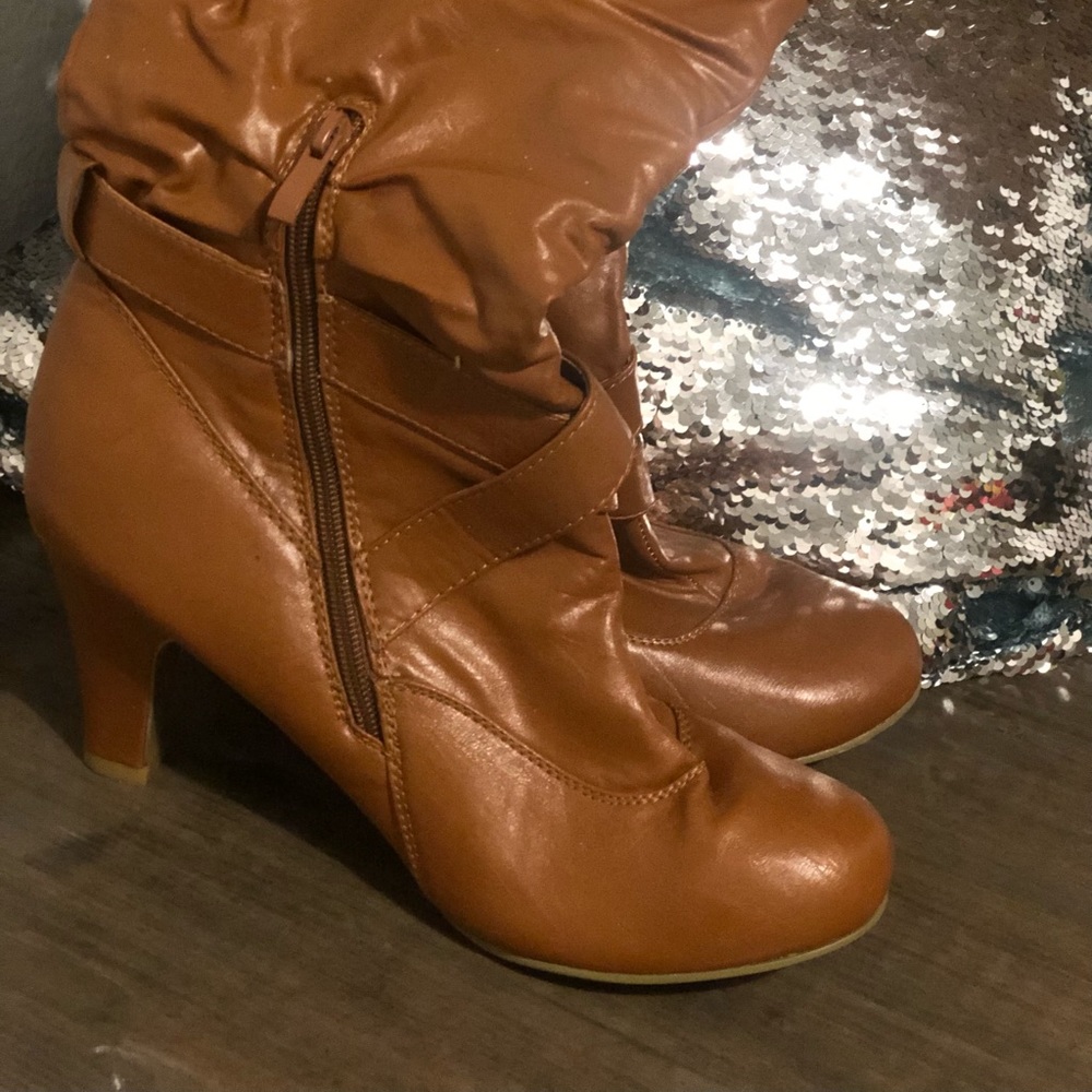Boot - Picture 2 of 2